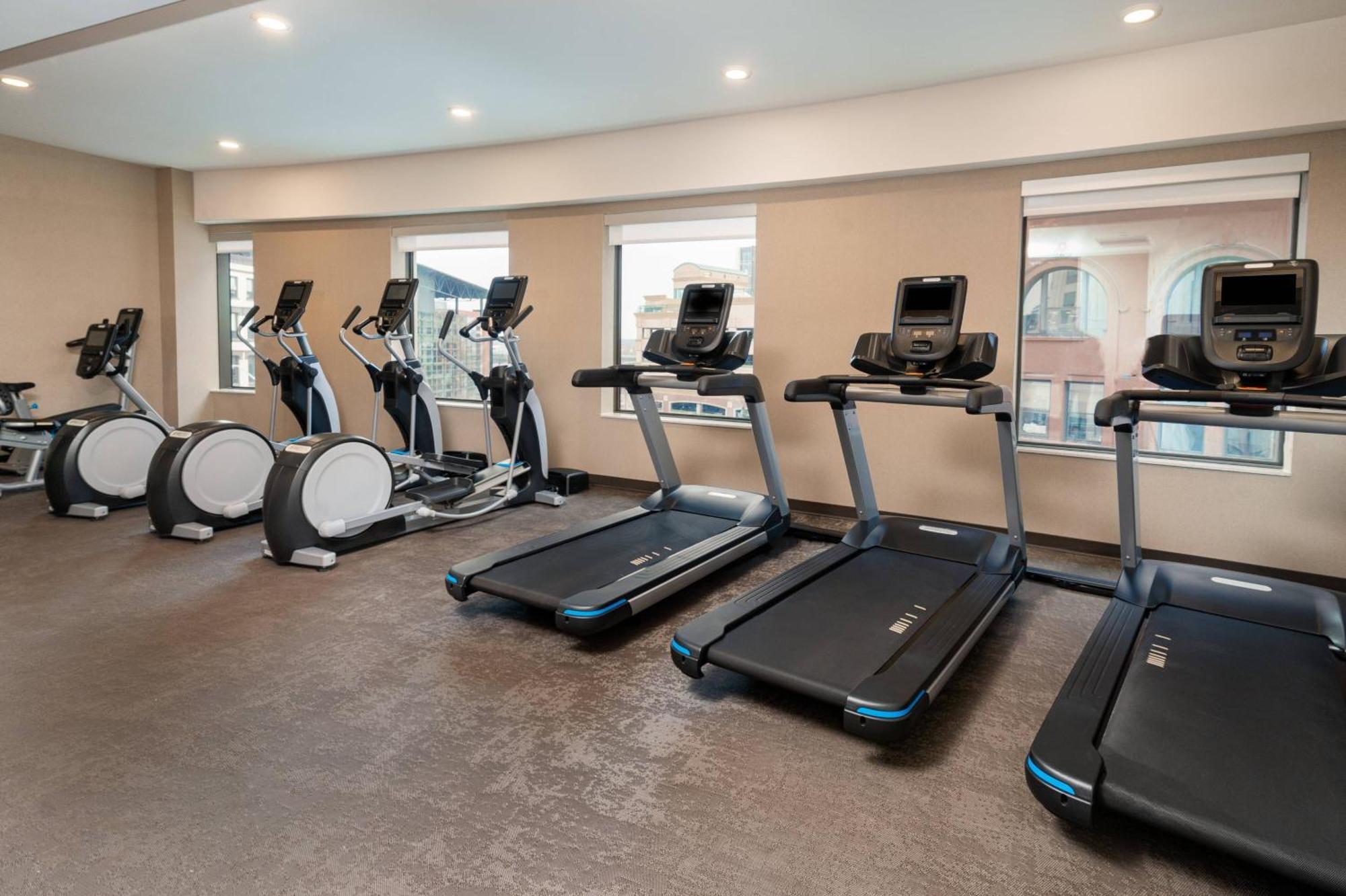 Residence Inn By Marriott Grand Rapids Downtown Экстерьер фото