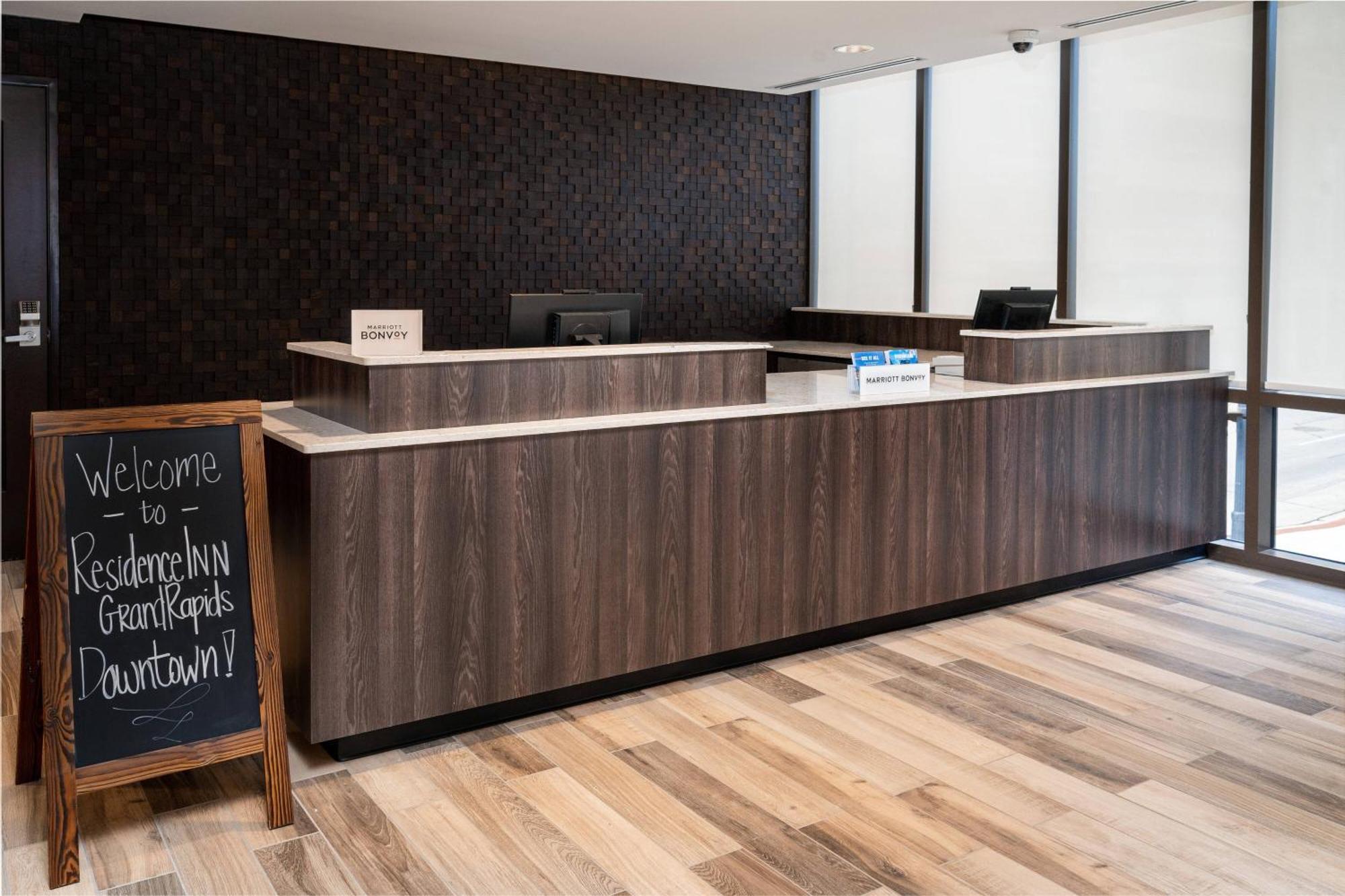 Residence Inn By Marriott Grand Rapids Downtown Экстерьер фото